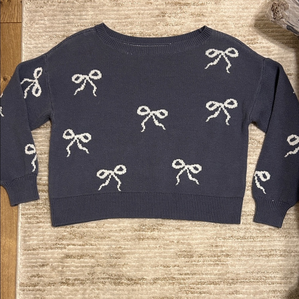 Hollister Blue and White Knit Sweater